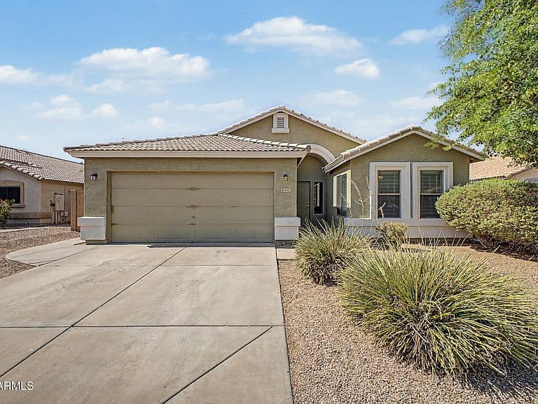 8432 W WHYMAN Avenue photo 1