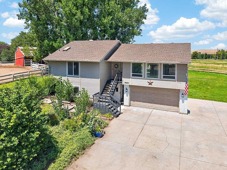 9696 Gloria Rd photo 3
