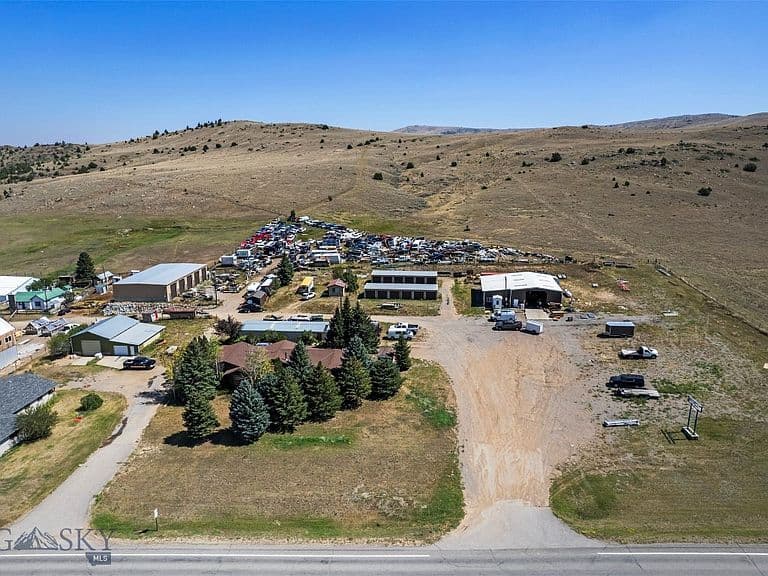 6532 Us Highway 287 photo 2