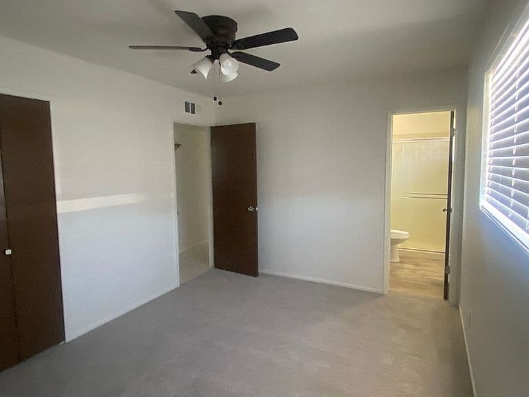 2413 Georgia Ave photo 2