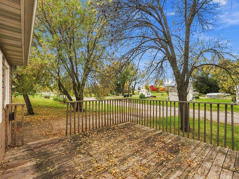 440 2nd St photo 3