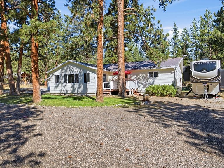516 Pebble Ln photo 4
