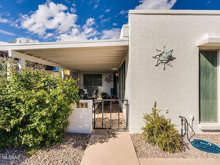 344 W Camino Del Sonador photo 1