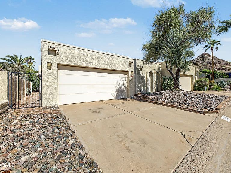 1930 E LINGER Lane photo 3