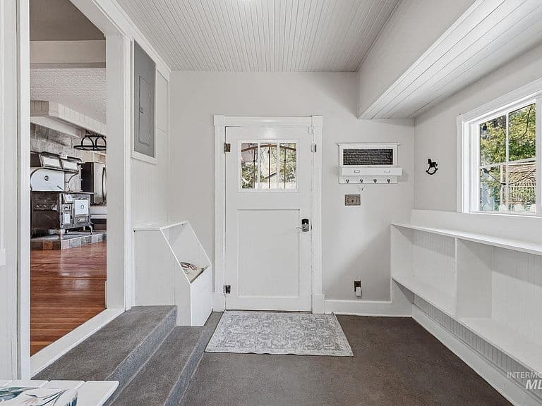 17063 N Midsummers Ln photo 5