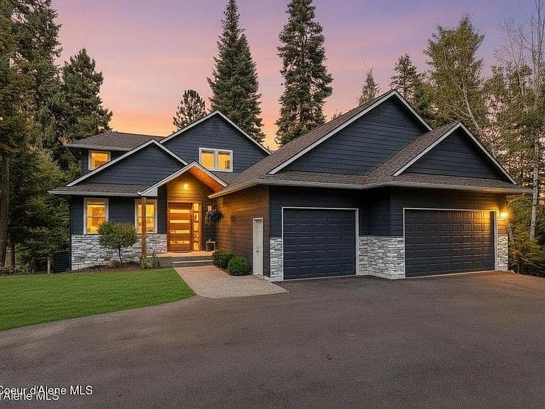 8895 W Riverview Dr photo 2