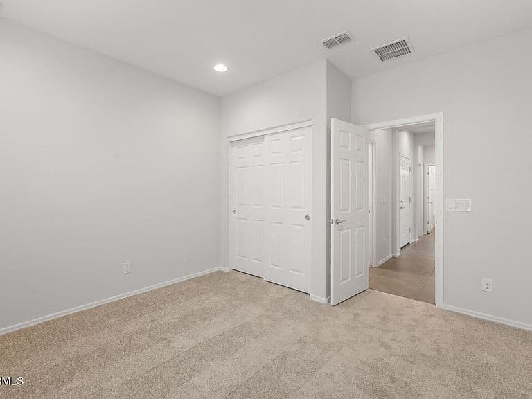 6723 W EBBETS Way photo 2