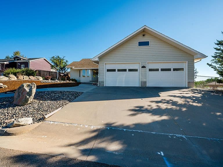 917 Erie Dr photo 5