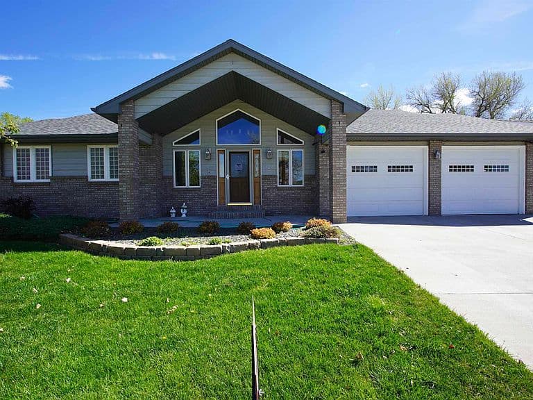 123 Riverbend Rd photo 1