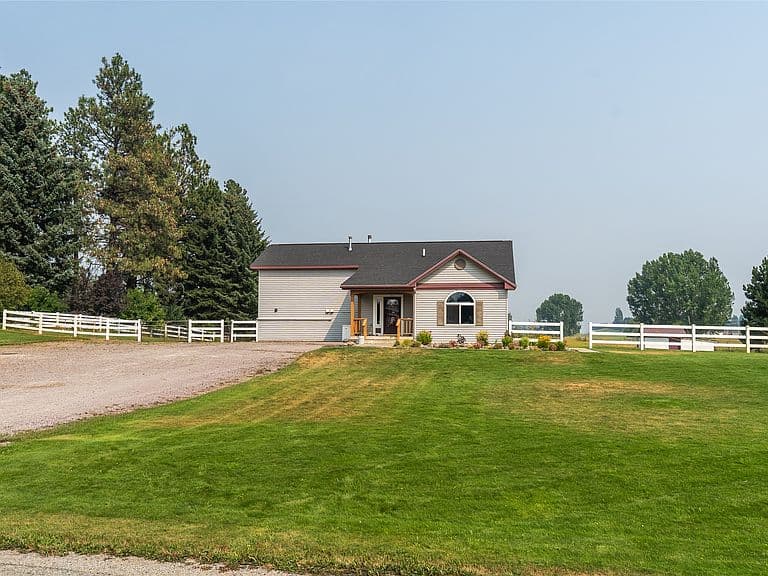 355 Sirucek Ln photo 2