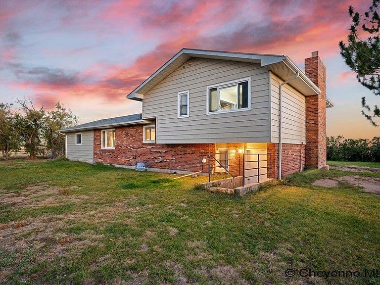 3560 Burns Ave photo 2