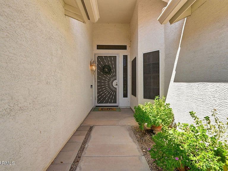 464 E BAYLOR Lane photo 5