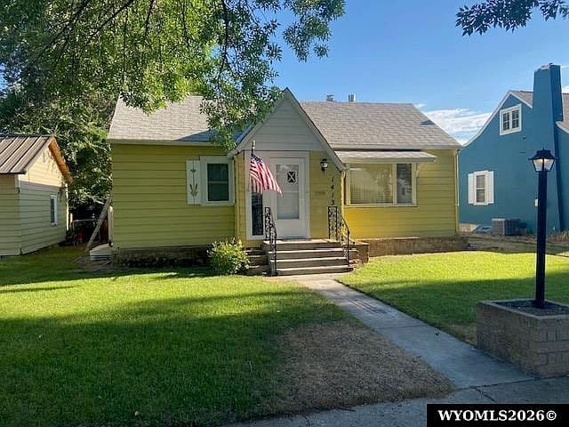 1413 Robertson Ave photo 1