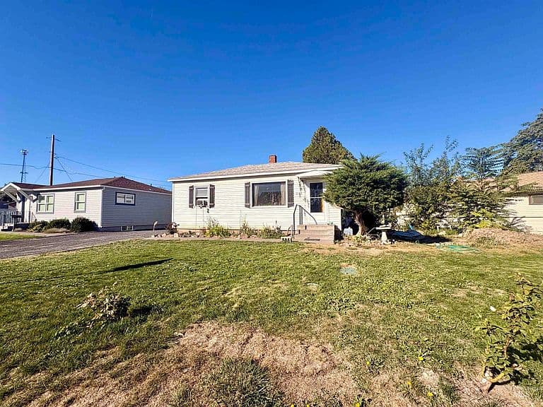 253 Blue Lakes Blvd photo 2