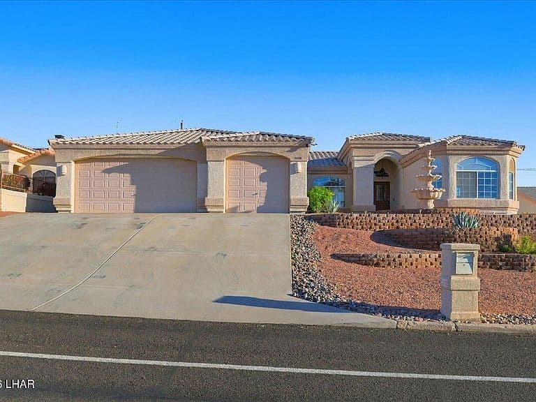 2620 Palo Verde Blvd N photo 2