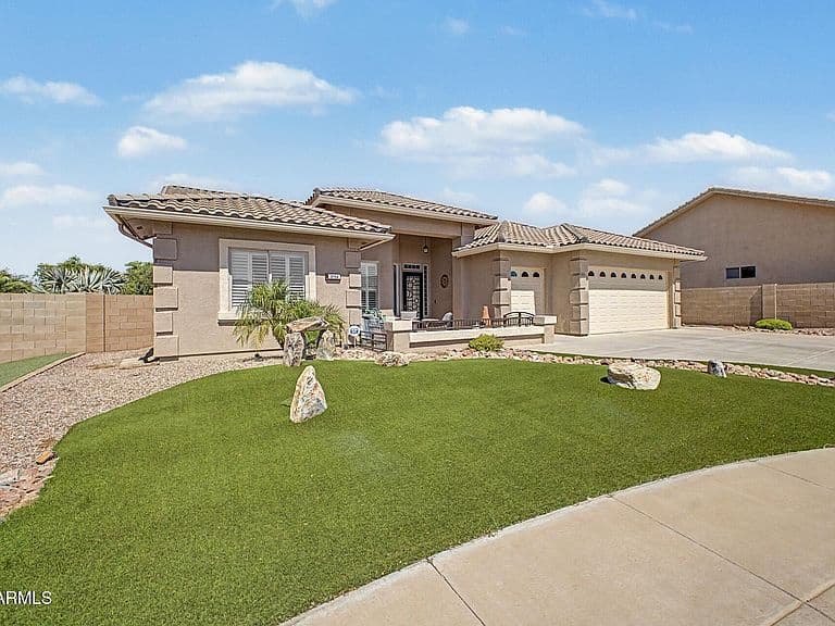 2758 S ROYAL WOOD Circle photo 4
