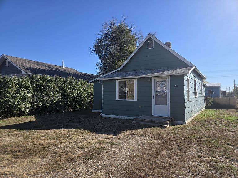 502 Marion St photo 1