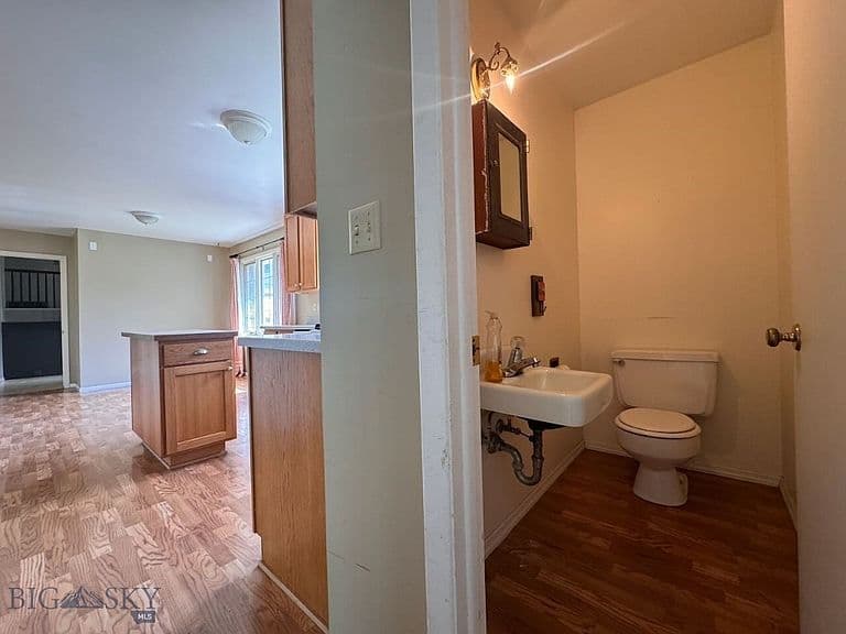 111 Circle Dr photo 3
