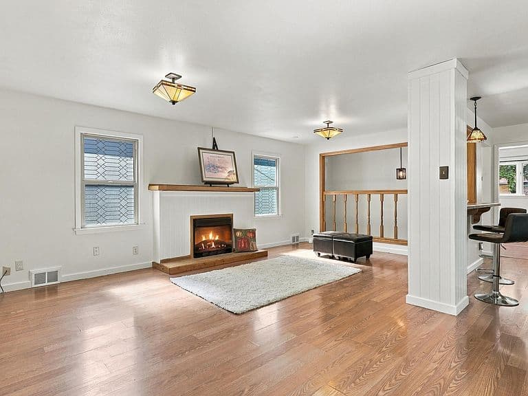 1101 Alpine Dr photo 3
