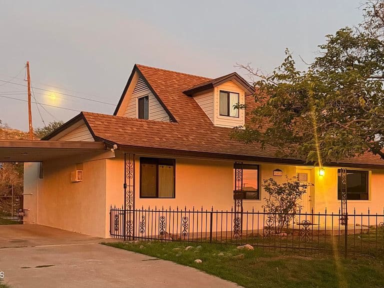 1402 E Mesquite Street photo 1