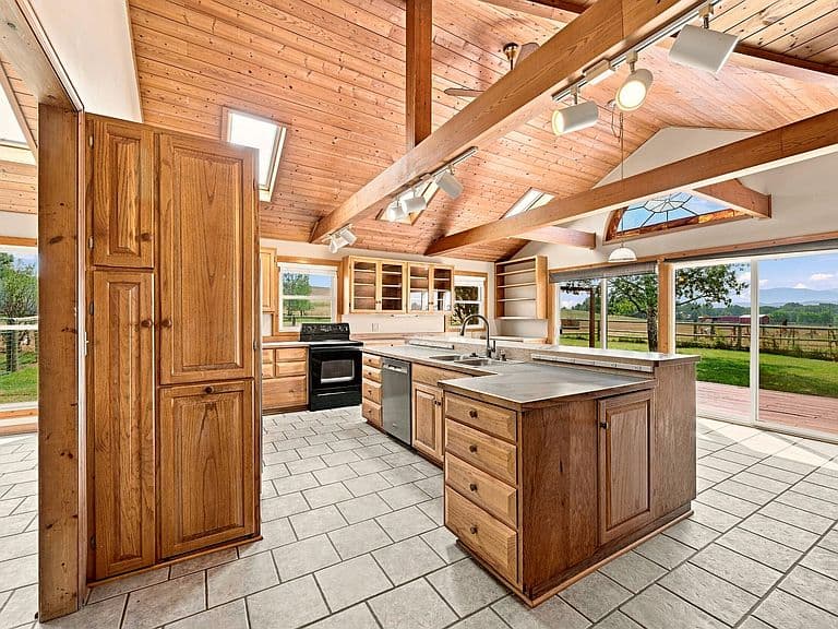 2 Hawk Ln photo 5