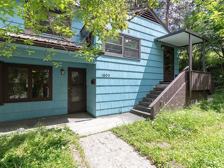 1800 Madeline Ave photo 2