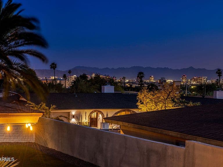 2432 E PIESTEWA PEAK Drive photo 2