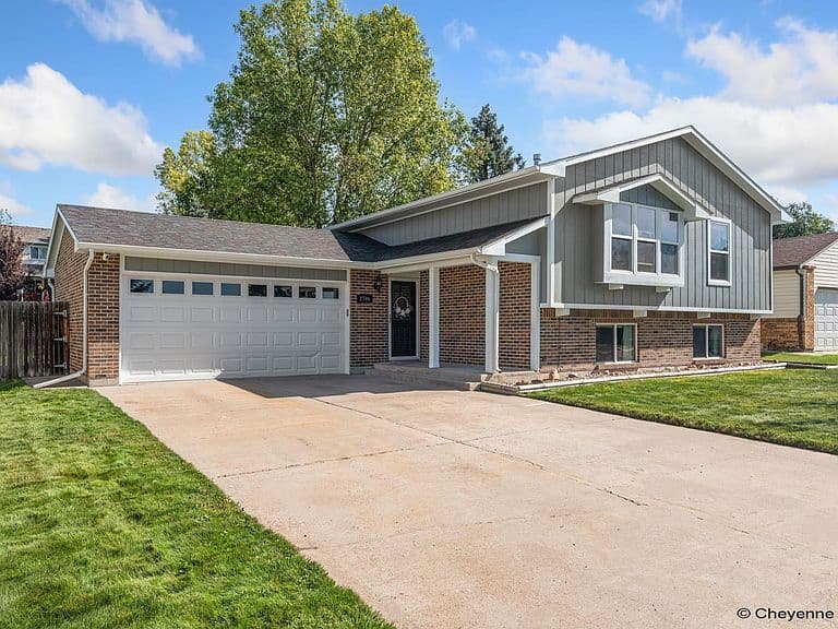 2700 Sagebrush Ave photo 2