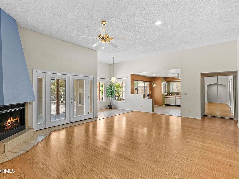 14435 N 44TH Drive photo 1