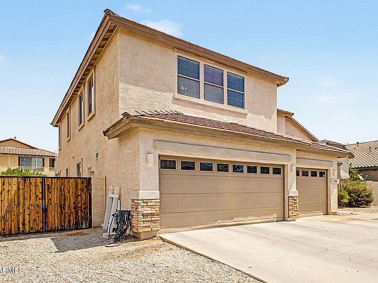 8606 W MORTEN Avenue photo 2