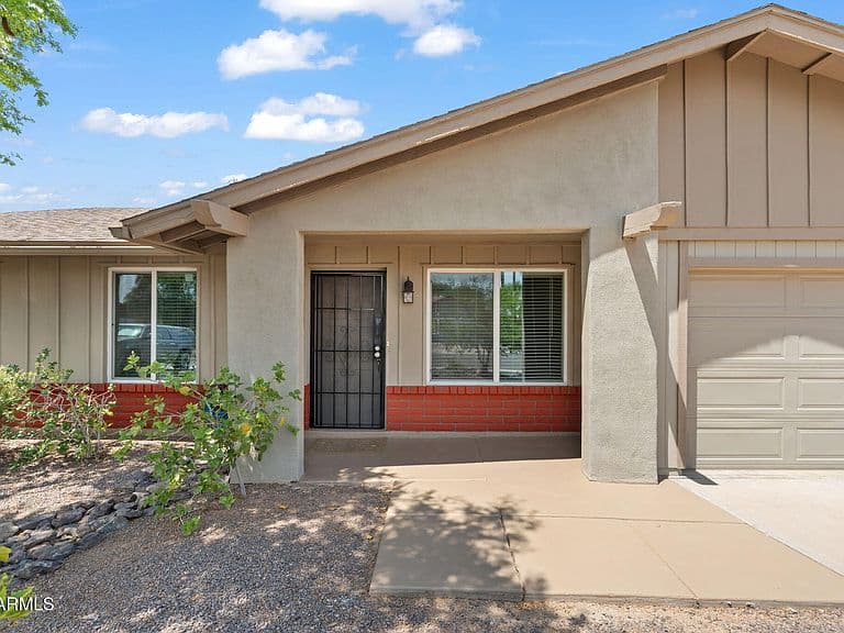 3180 N BENTRUP Circle photo 4
