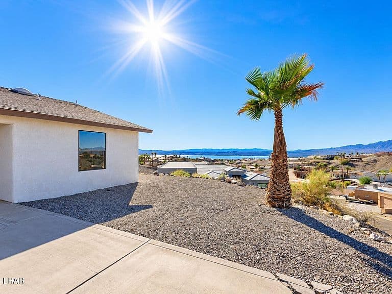 3110 Douglas Dr photo 4