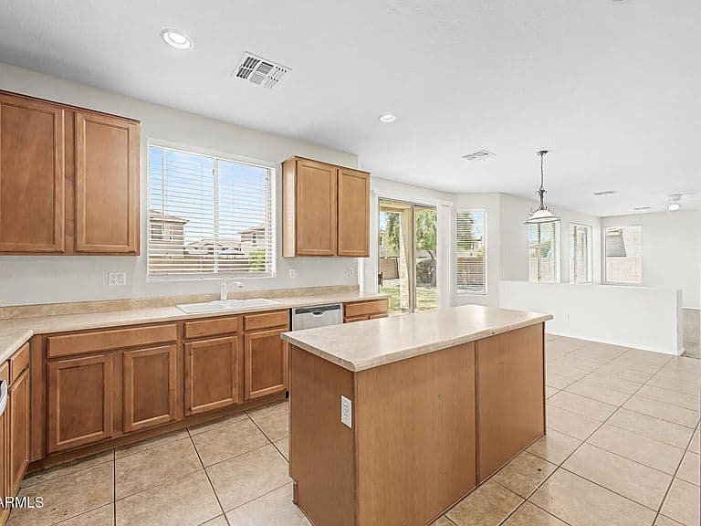 13627 W CALAVAR Road photo 3