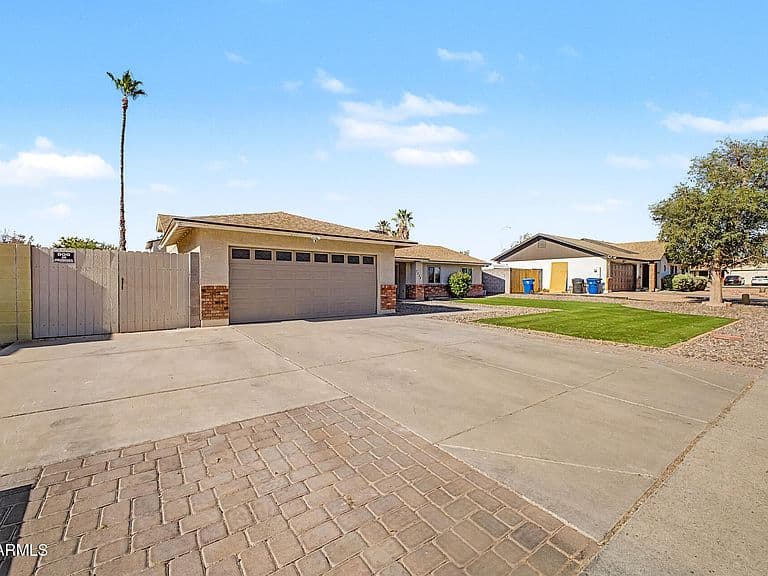 7338 E GREENWAY Street photo 3