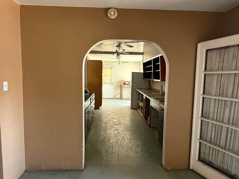 109 N LOS ROBLES Drive photo 3