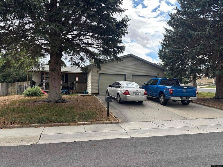 320 N Wagon Wheel Dr photo 1