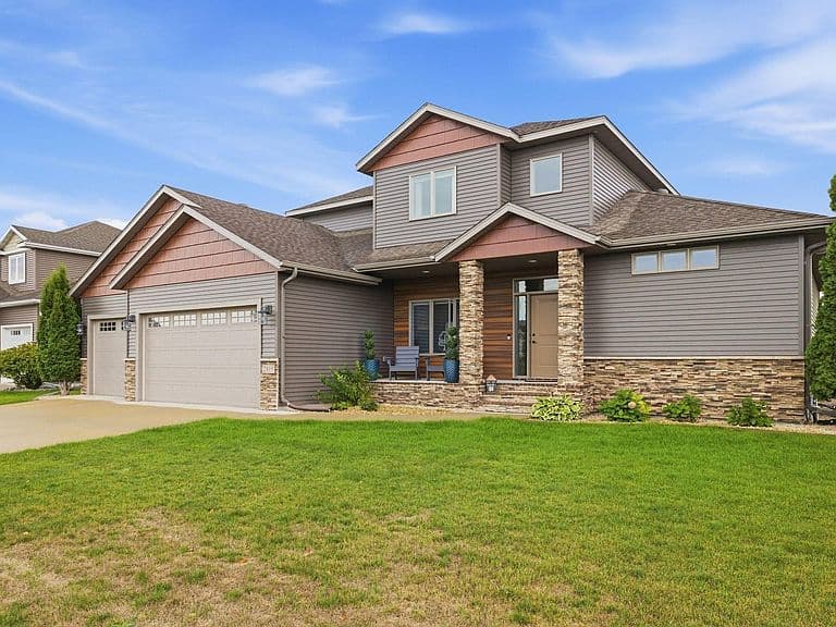 2815 Pyle Ln E photo 1
