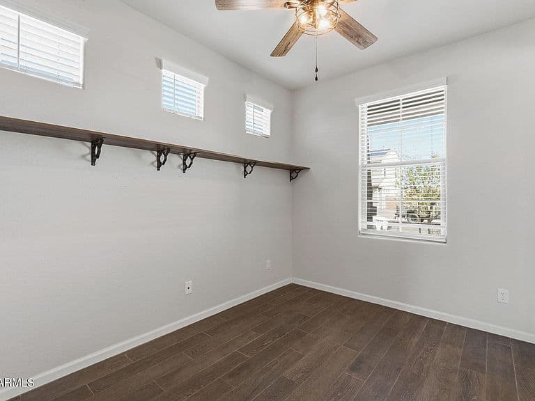 735 W NOVA Place photo 4