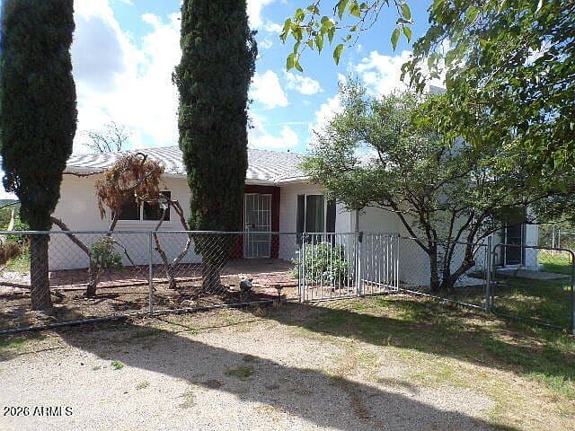 564 E NOBLE Drive photo 1
