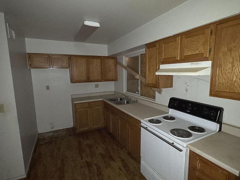 3855 W GREENWAY Road photo 4
