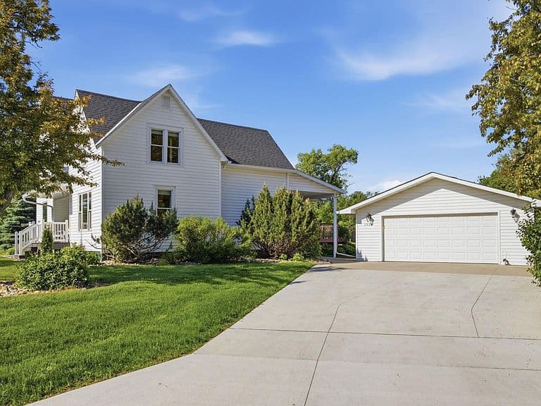 1323 S River Dr photo 3