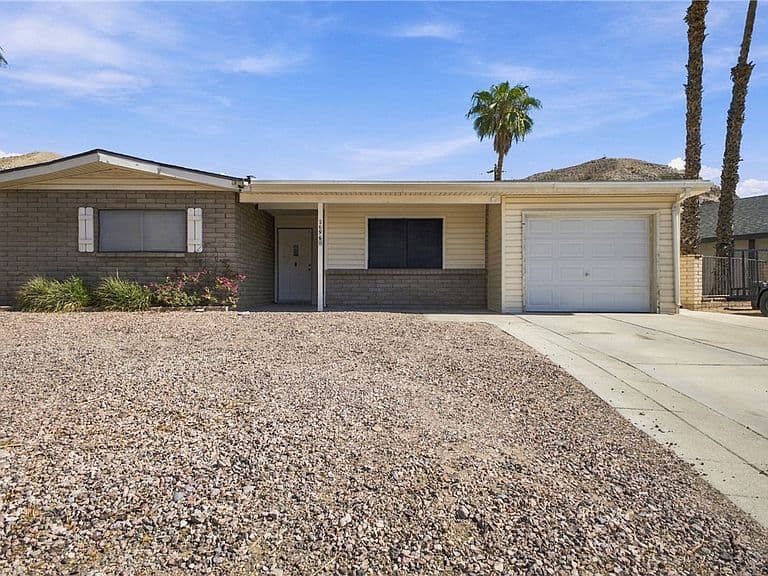 2696 Country Club Drive photo 1
