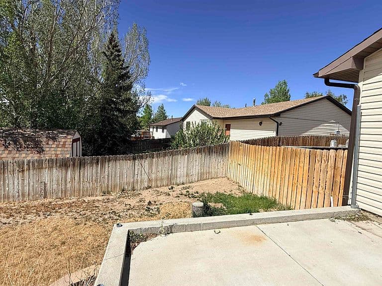 1045 Cypress Cir photo 5