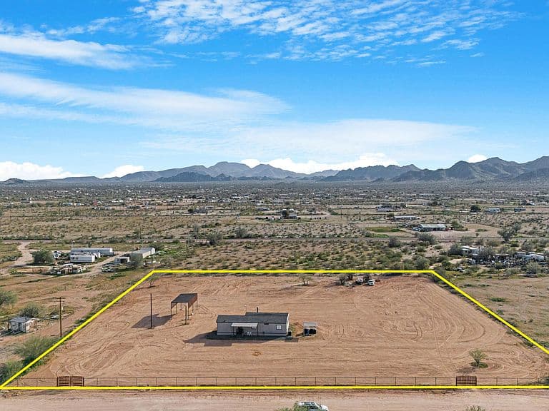 53925 W Stallion Rd photo 1