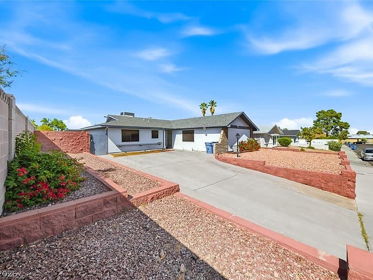 6956 Ten Oaks Ave photo 1