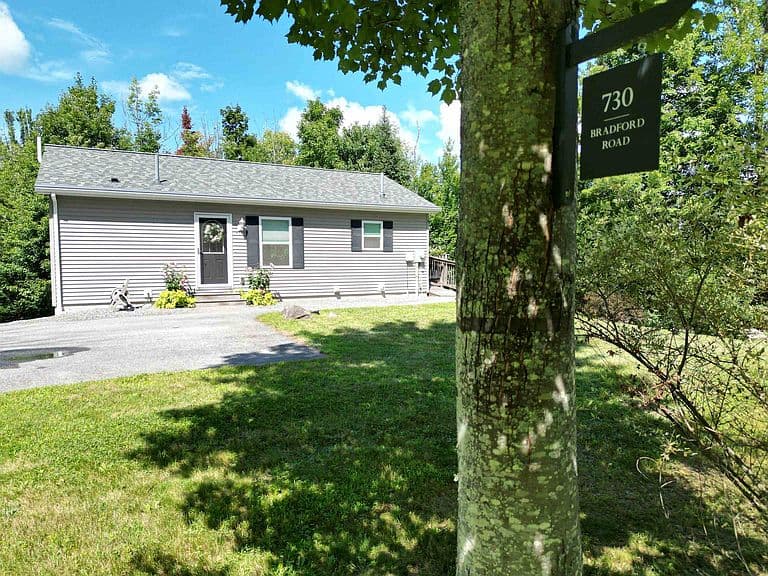 730 Bradford Road photo 1