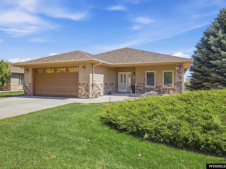 881 Recluse Ct photo 3