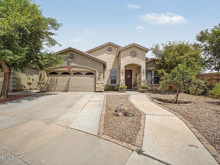 43186 W LINDGREN Drive photo 1