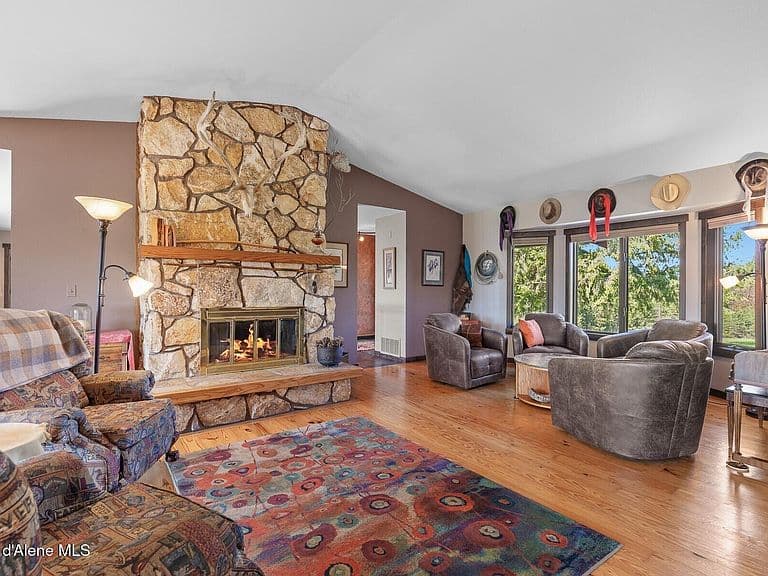 6502 E Highview Dr photo 5