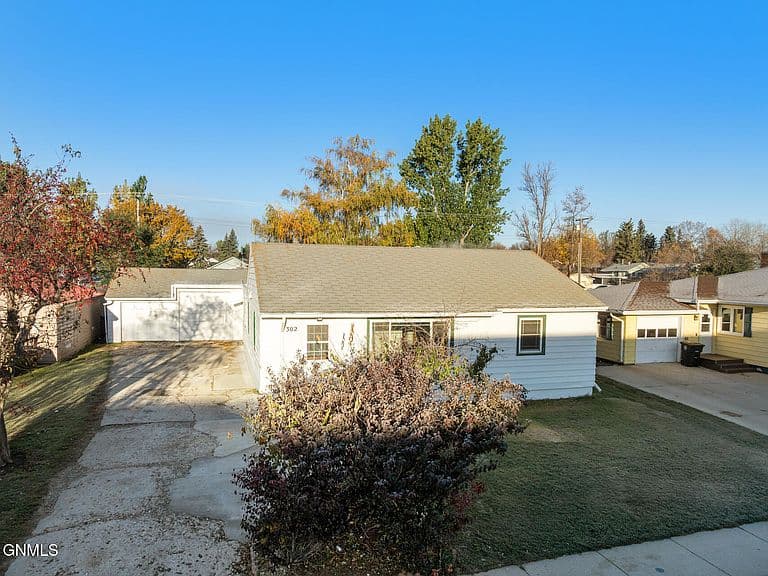 302 N Benson St photo 2